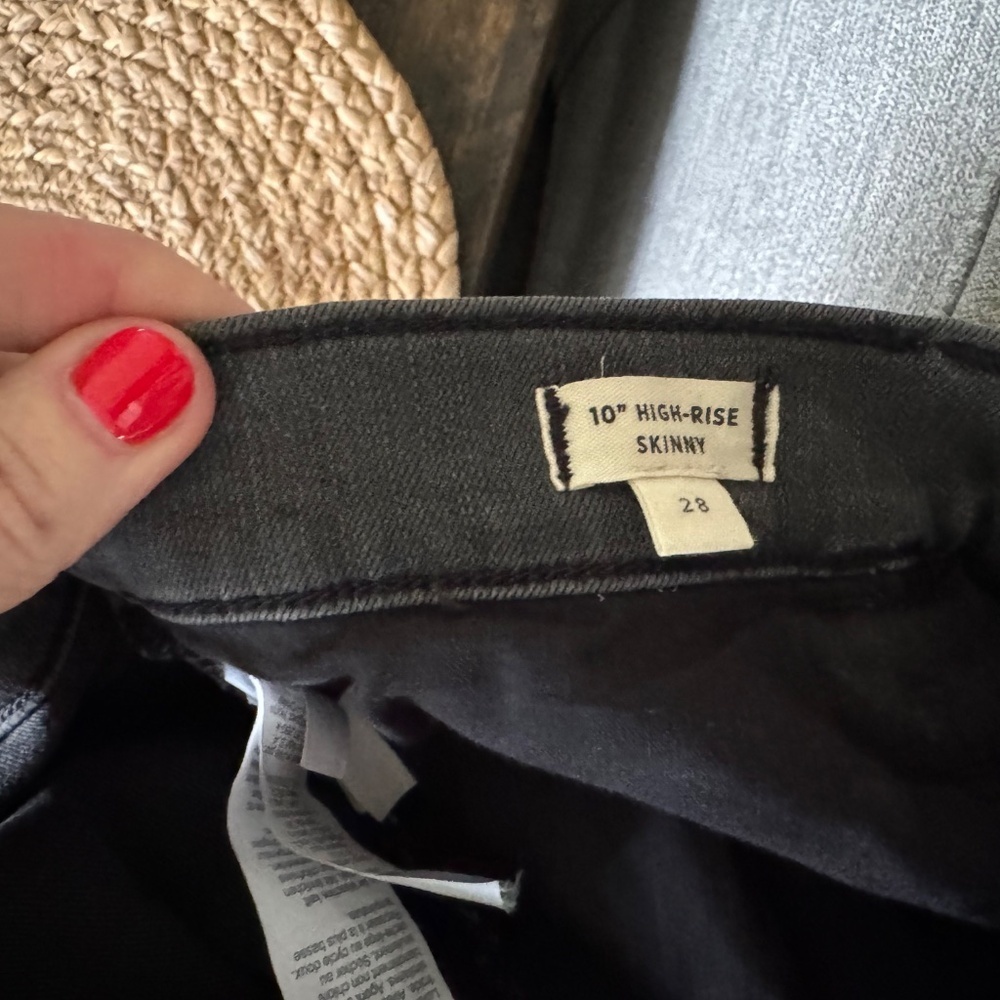 Madewell High Rise 10" Raw Hem Jeans Size 28 - Picture 3 of 4